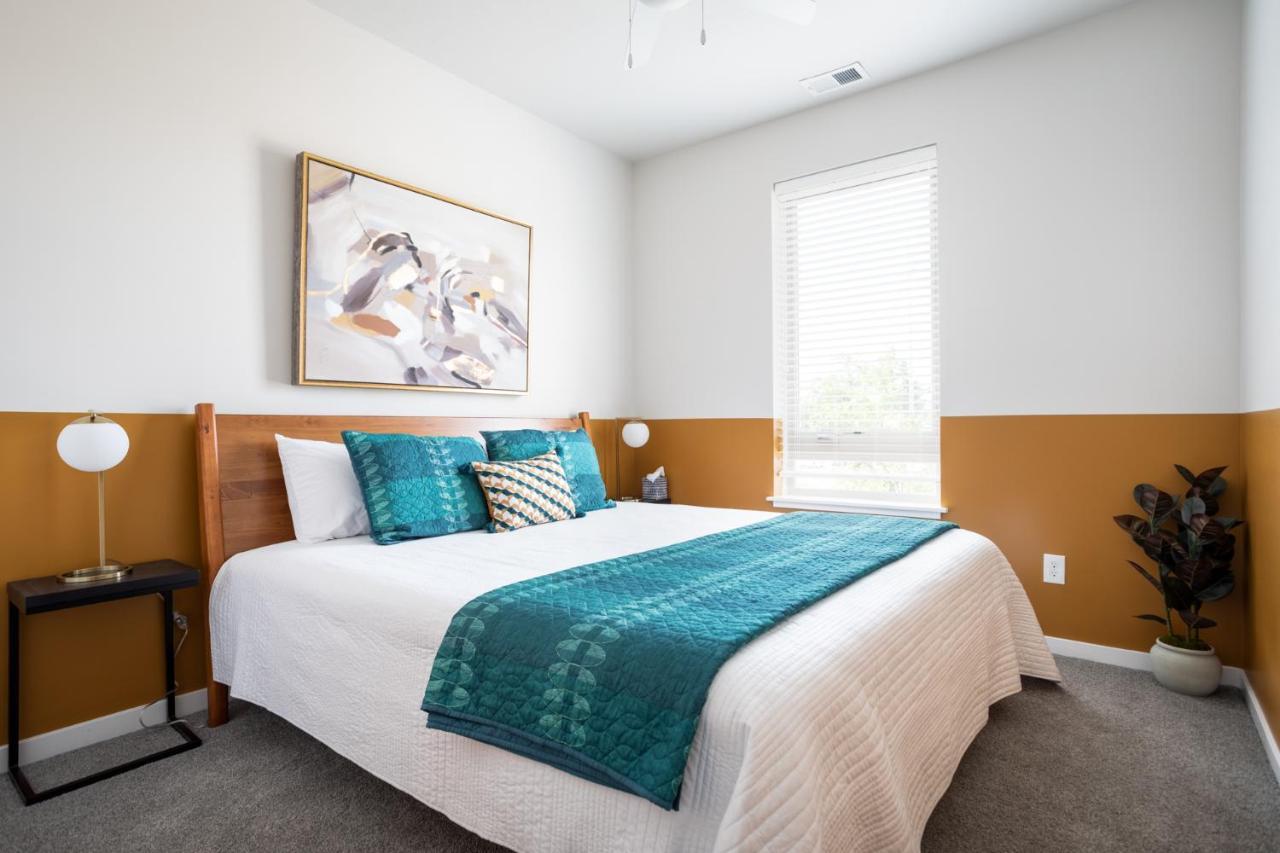New Happy Trail 2Br Condo Close To Downtown トラバーズ・シティ エクステリア 写真