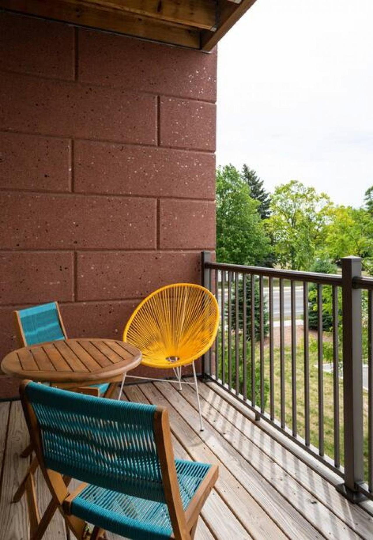 New Happy Trail 2Br Condo Close To Downtown トラバーズ・シティ エクステリア 写真